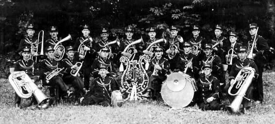 MG Vilters 1930: Neuuniformierung